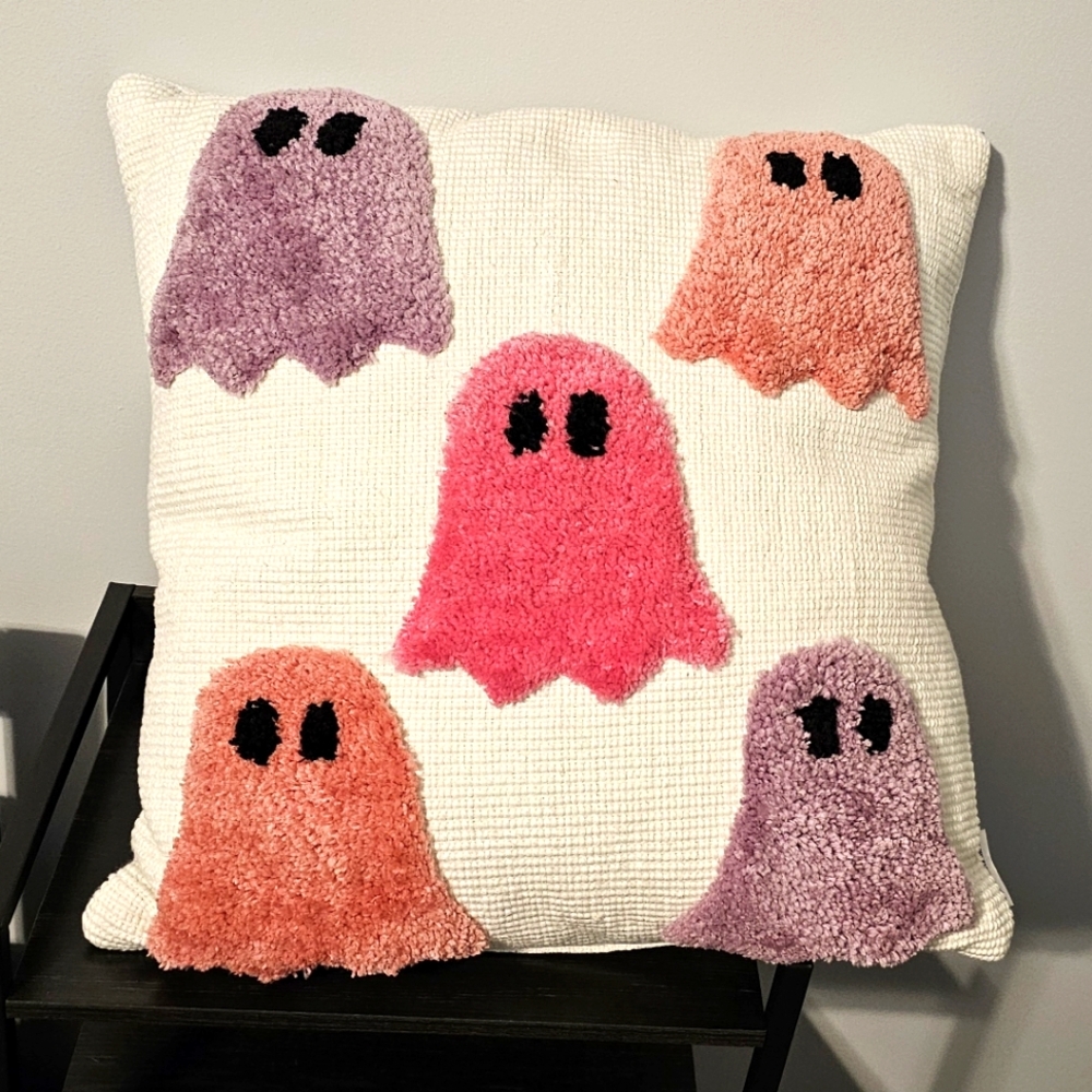 🔥👻 Cupcakes and Cashmere Pink Ghost Pillow NWT